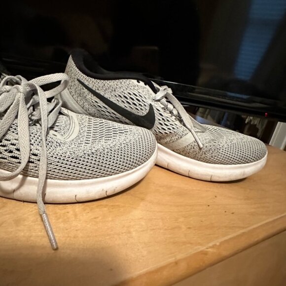 Nike Sneakers - Picture 4 of 7